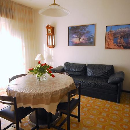 Villa Clara Lignano Sabbiadoro Buitenkant foto